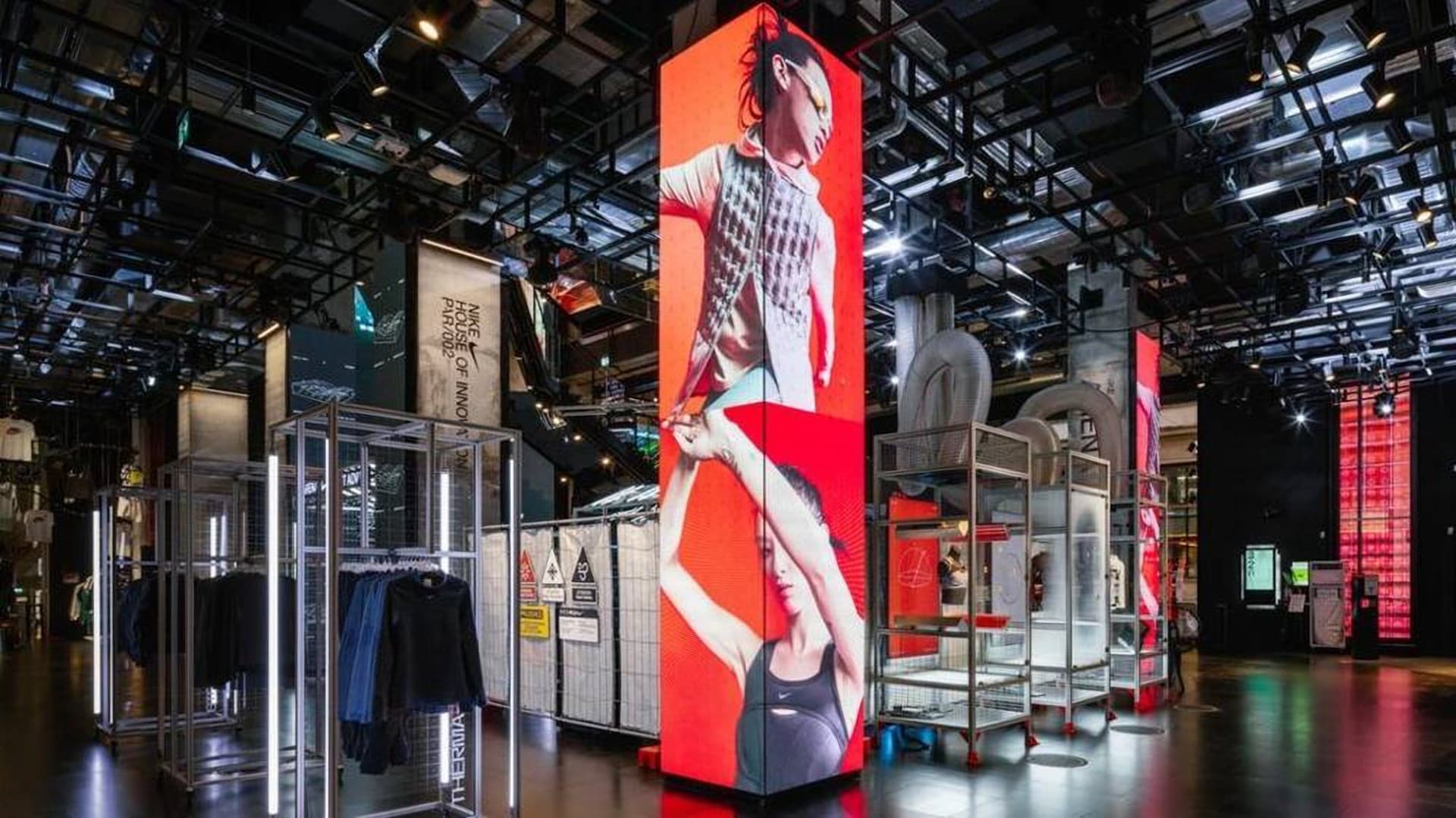 Flagship — Coluna LED multiface